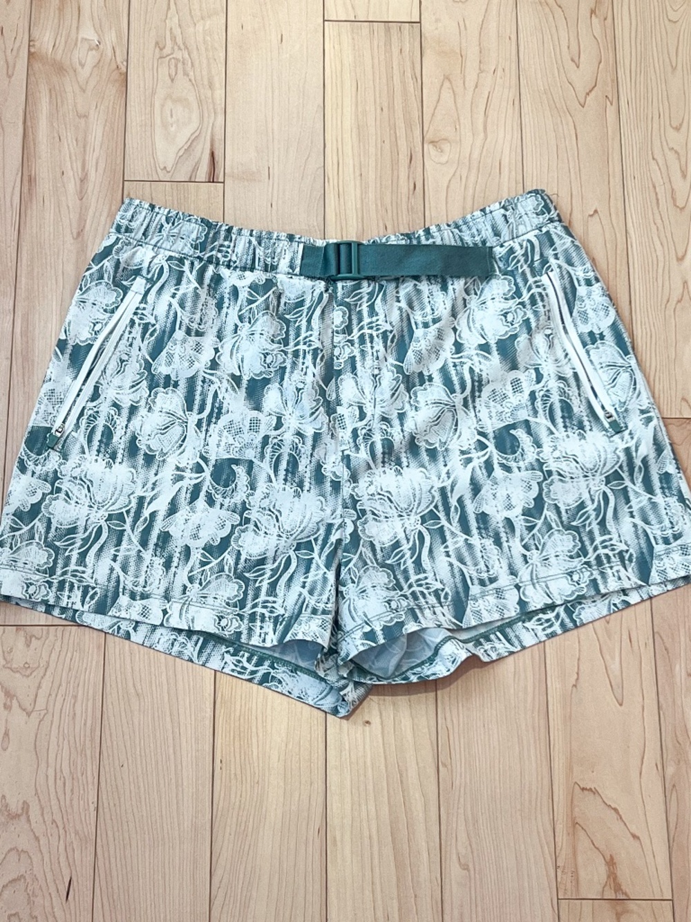 Kyodan Outdoor Sage Green Floral Hiking Shorts Belted Zip Pocket Size Small